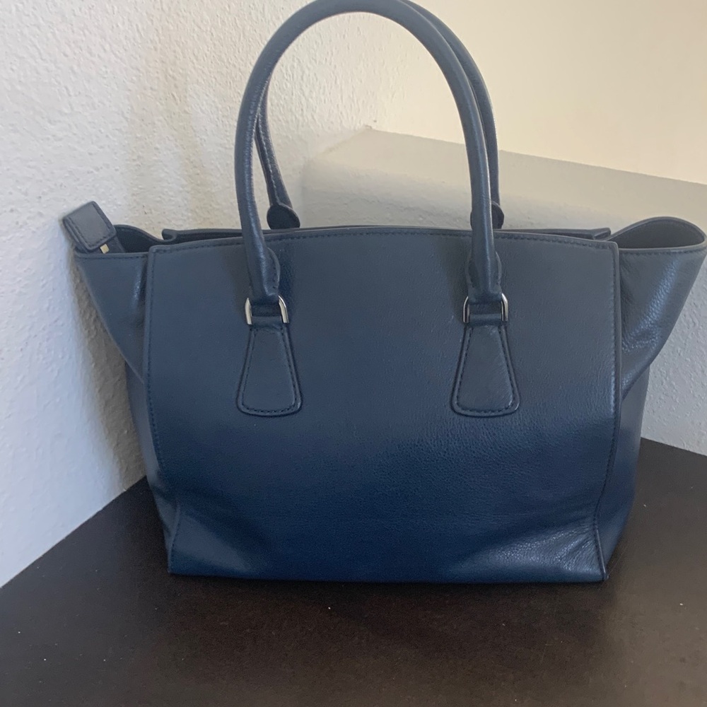 Michael Kors Dark Navy Blue Leather Satchel. - Picture 4 of 10